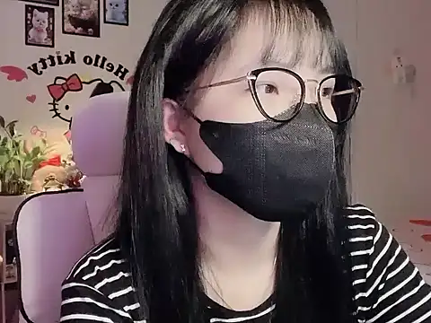 keelinnn19 online show from December 5, 2025, 7:10 pm