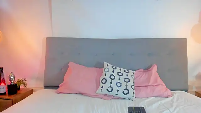 Luna Claire online show from October 3, 2025, 1:08 pm