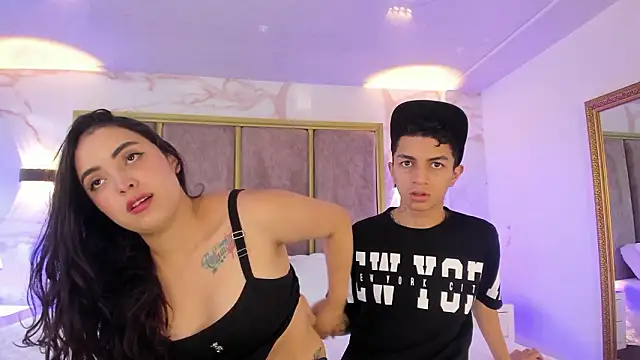 Snapshot of NickandAbby_ chatting on February 2, 2026, 8:07 pm NickandAbby online show from February 2, 2026, 8:07 pm