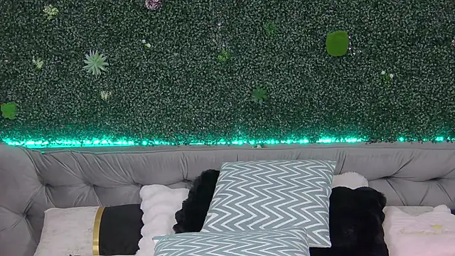 sexyanais online show from October 9, 2025, 6:06 pm