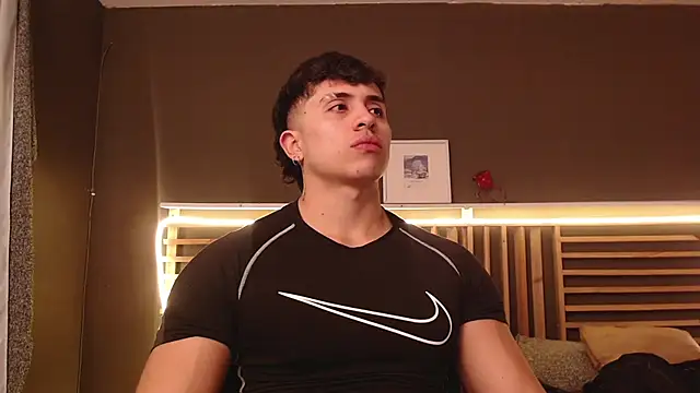 Snapshot of PaulEvens chatting on September 26, 2025, 1:15 pm PaulEvens online show from September 26, 2025, 1:15 pm