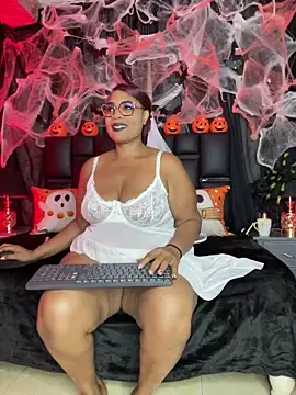 Snapshot of aranzzalatin chatting on October 31, 2025, 12:06 pm aranzzalatin online show from October 31, 2025, 12:06 pm