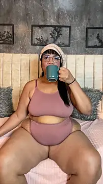 Snapshot of aranzzalatin chatting on February 1, 2026, 12:48 pm aranzzalatin online show from February 1, 2026, 12:48 pm