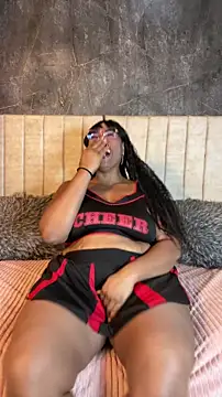 Snapshot of aranzzalatin chatting on February 4, 2026, 12:11 pm aranzzalatin online show from February 4, 2026, 12:11 pm