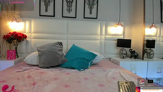 Viollet xoxo online show from October 27, 2025, 8:57 pm