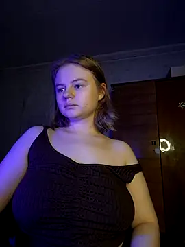 SlipperSherry online show from December 3, 2025, 5:11 pm