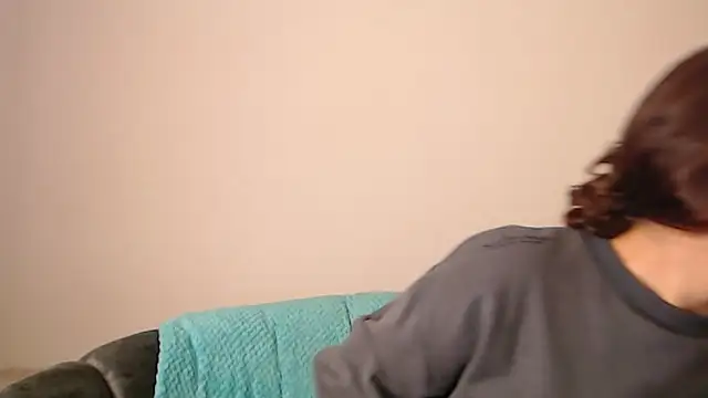 -Ivonny online show from November 11, 2025, 10:10 pm