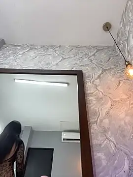 MiaFarkash online show from February 10, 2026, 9:19 pm