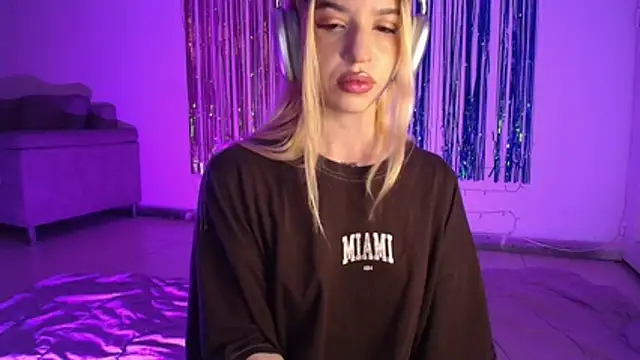 Alina Lee t online show from November 11, 2025, 2:11 am