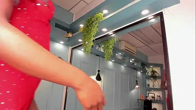 MichellePose online show from December 17, 2025, 12:44 pm