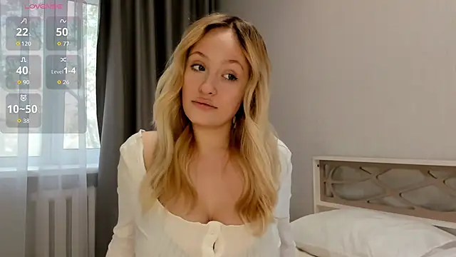 Snapshot of Julliakoill chatting on October 9, 2025, 5:38 am Julliakoill online show from October 9, 2025, 5:38 am