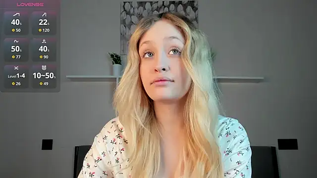 Snapshot of Julliakoill chatting on November 12, 2025, 7:31 am Julliakoill online show from November 12, 2025, 7:31 am