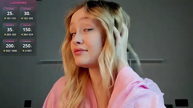 Snapshot of Julliakoill chatting on November 21, 2025, 8:46 am Julliakoill online show from November 21, 2025, 8:46 am