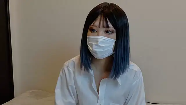 sarina at online show from September 30, 2025, 4:28 am