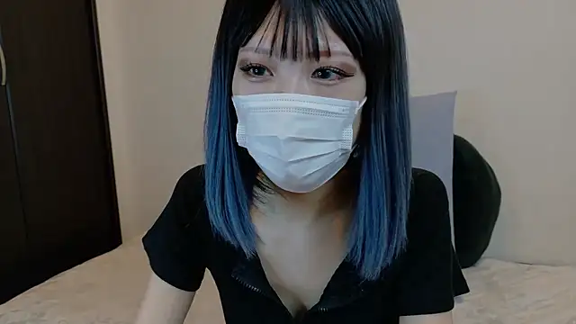 sarina at online show from March 3, 2026, 4:29 am