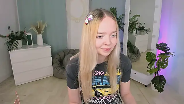 BellaMontgomery online show from December 3, 2025, 10:52 pm