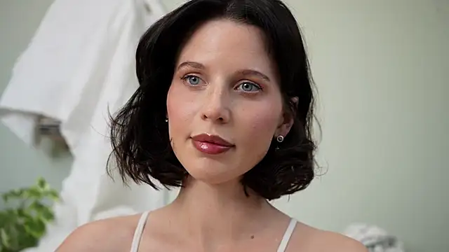 ellaa91 online show from April 16, 2026, 10:27 am