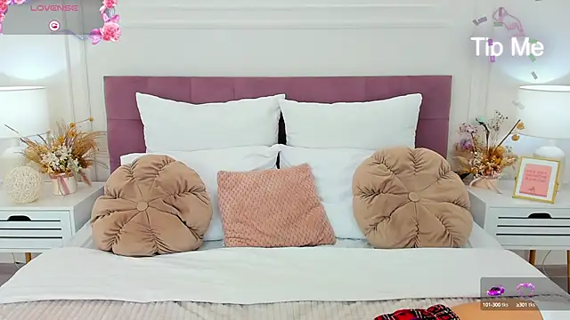 Snapshot of ToriSonn chatting on October 14, 2025, 5:19 am ToriSonn online show from October 14, 2025, 5:19 am