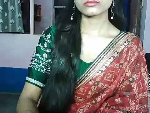 ROSE GOLDE online show from October 12, 2025, 3:55 pm