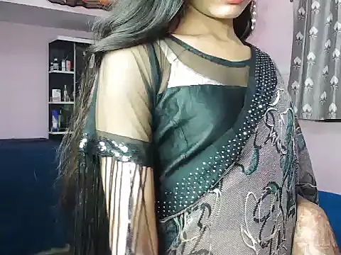 ROSE GOLDE online show from October 14, 2025, 3:24 pm