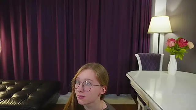 HarrietGeorge online show from September 22, 2025, 1:46 pm
