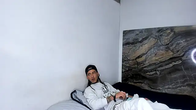 Alexayblake online show from November 12, 2025, 7:35 pm