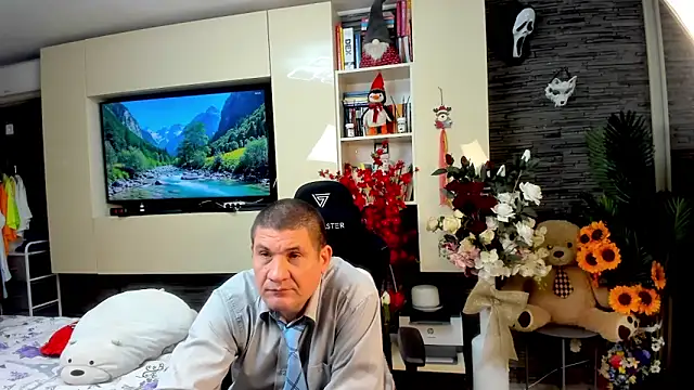 SpartacusDaddy48 online show from May 16, 2026, 12:18 am