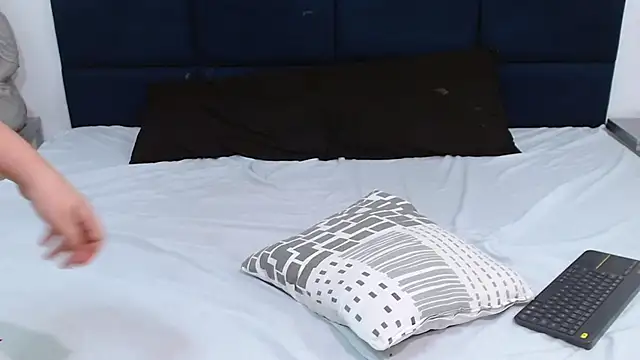 Abby-campbel online show from November 11, 2025, 9:37 pm