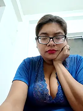 Elie couple143 online show from November 25, 2025, 6:52 pm