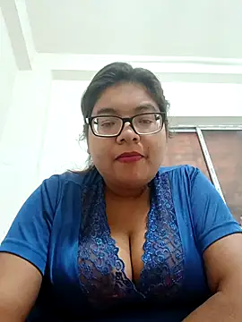 Elie couple143 online show from December 21, 2025, 8:32 am