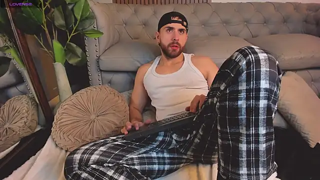 Maximo Wolff online show from March 25, 2026, 8:15 pm