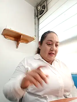 Caroomoom27 online show from December 18, 2025, 4:57 pm