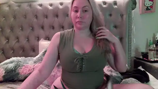 Snapshot of BigBoobsBlair chatting on October 8, 2025, 1:25 am BigBoobsBlair online show from October 8, 2025, 1:25 am