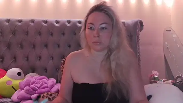 Snapshot of BigBoobsBlair chatting on August 7, 2026, 8:00 pm BigBoobsBlair online show from August 7, 2026, 8:00 pm