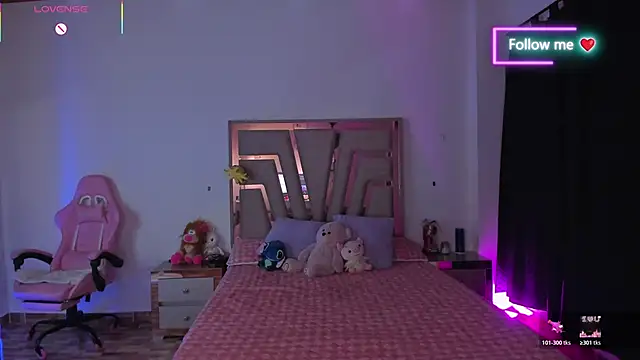 lunaarose online show from February 24, 2026, 4:10 am