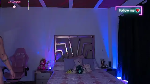 lunaarose online show from March 4, 2026, 3:12 am