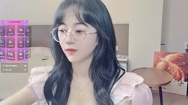 nini a online show from April 11, 2026, 11:36 am