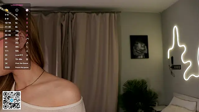 BeatrixCharton online show from September 29, 2025, 6:13 pm