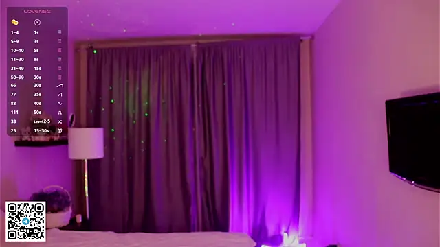 BeatrixCharton online show from November 4, 2025, 6:18 pm