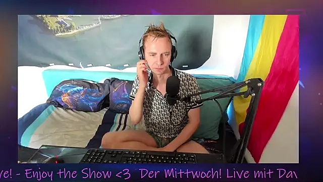 Snapshot of DaveLindau chatting on October 15, 2025, 11:10 am DaveLindau online show from October 15, 2025, 11:10 am