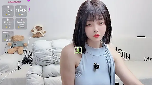 uikyy1 online show from September 26, 2025, 3:49 pm