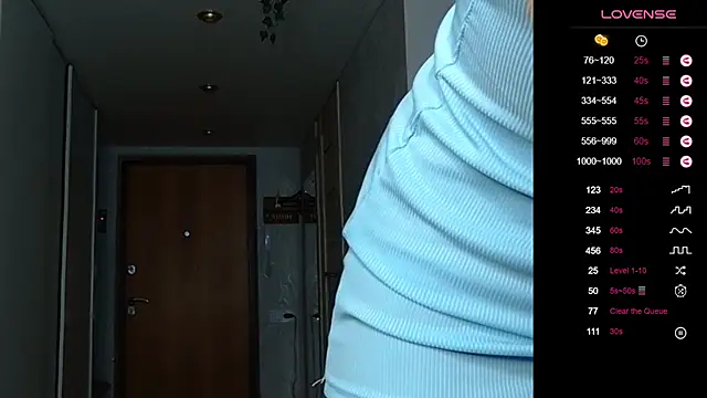 RinaRay online show from October 22, 2025, 5:13 pm