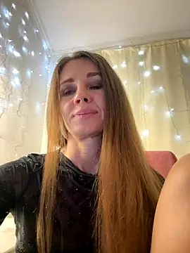 LucieMack online show from October 15, 2025, 6:30 pm