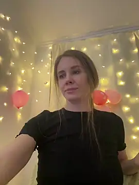 LucieMack online show from February 16, 2026, 4:25 pm