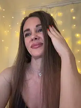 Snapshot of LucieMack chatting on June 3, 2026, 7:41 pm LucieMack online show from June 3, 2026, 7:41 pm