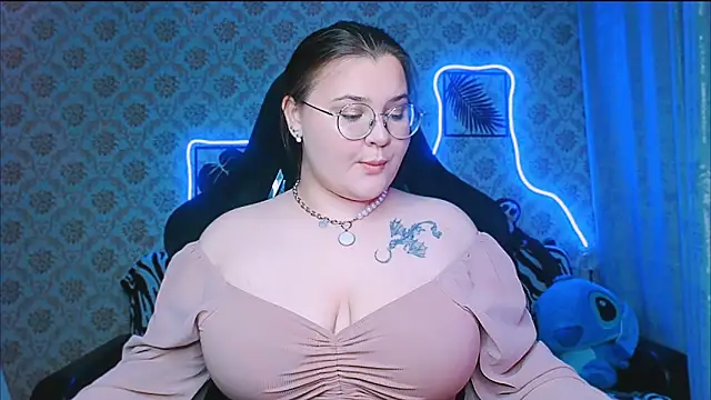 InLoveWithLife26 online show from September 15, 2025, 8:09 pm