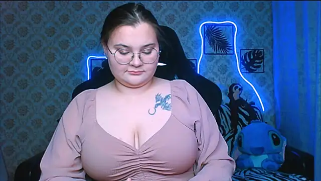 InLoveWithLife26 online show from October 10, 2025, 7:24 pm