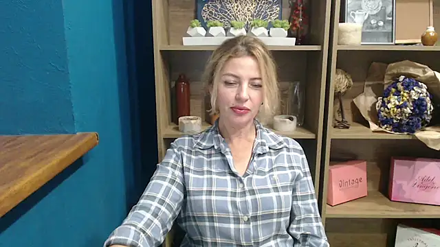 elegance lady online show from September 23, 2025, 12:30 pm