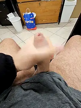 flirt 23 online show from February 5, 2026, 9:14 am