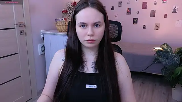 Alice Moondark online show from March 18, 2026, 5:32 am